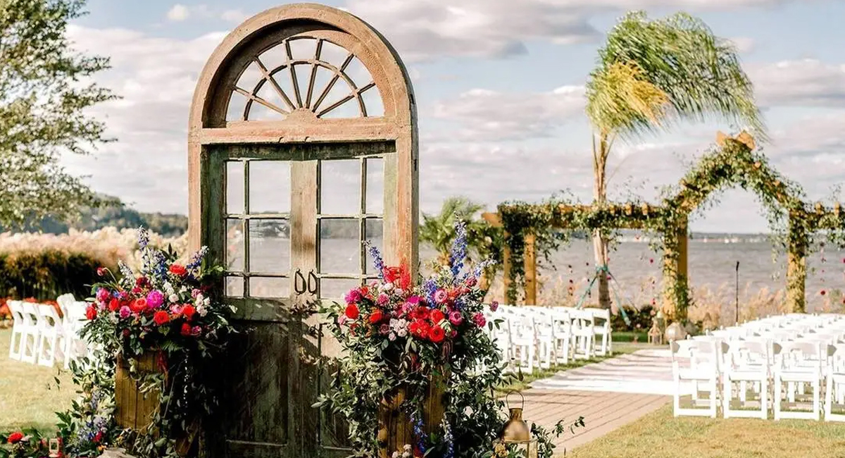 how-to-use-church-wedding-decorations-for-an-entryway